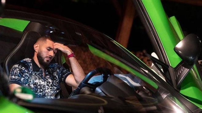Benzema con su McLaren 650s Benzema con su McLaren 650s