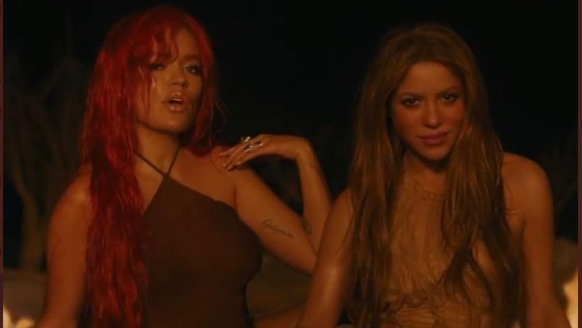 Shakira y Karol G en el videoclip de TQG