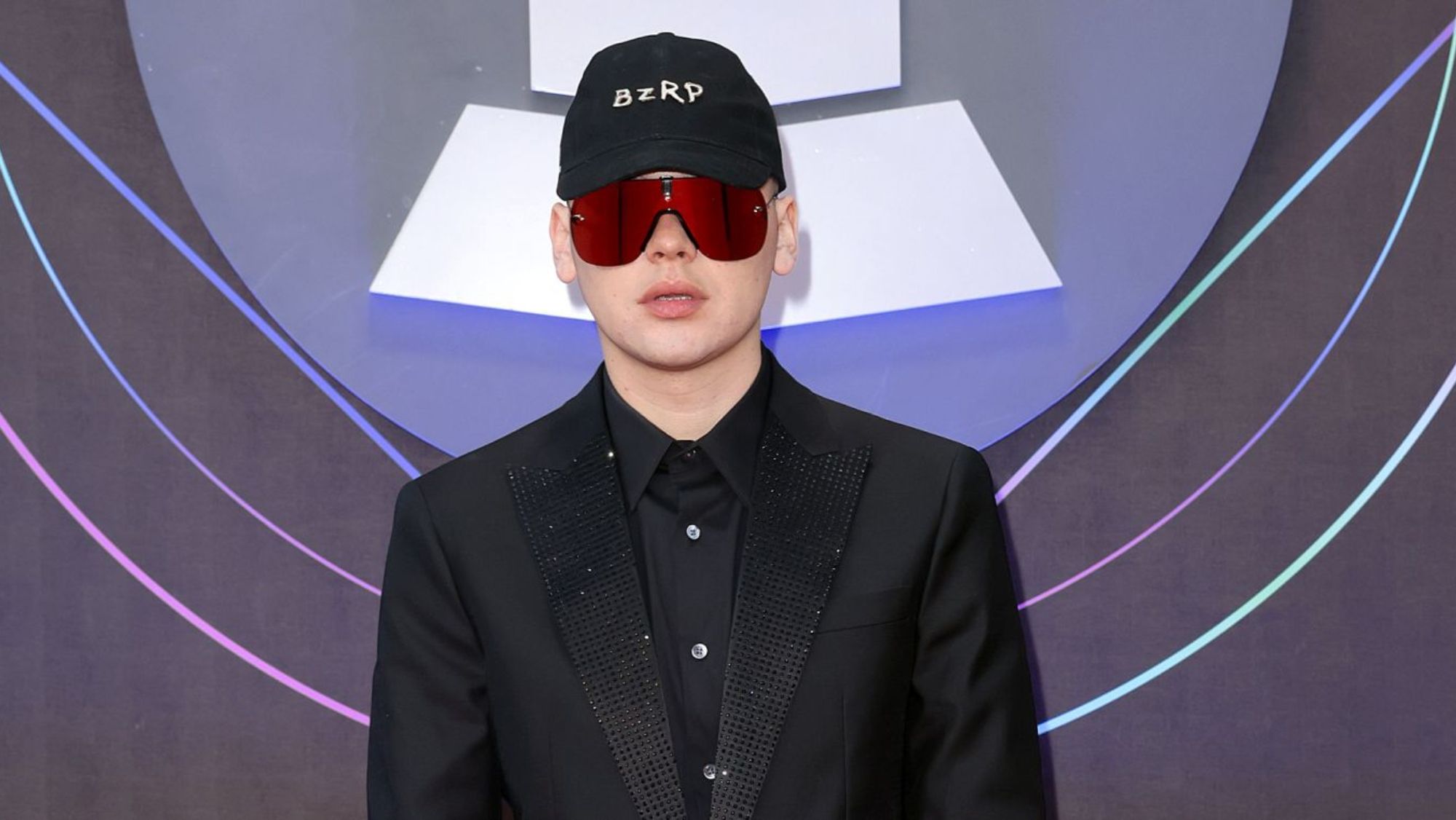 Bizarrap, el productor y DJ famoso por su gorra y gafas Bizarrap, el productor y DJ famoso por su gorra y gafas