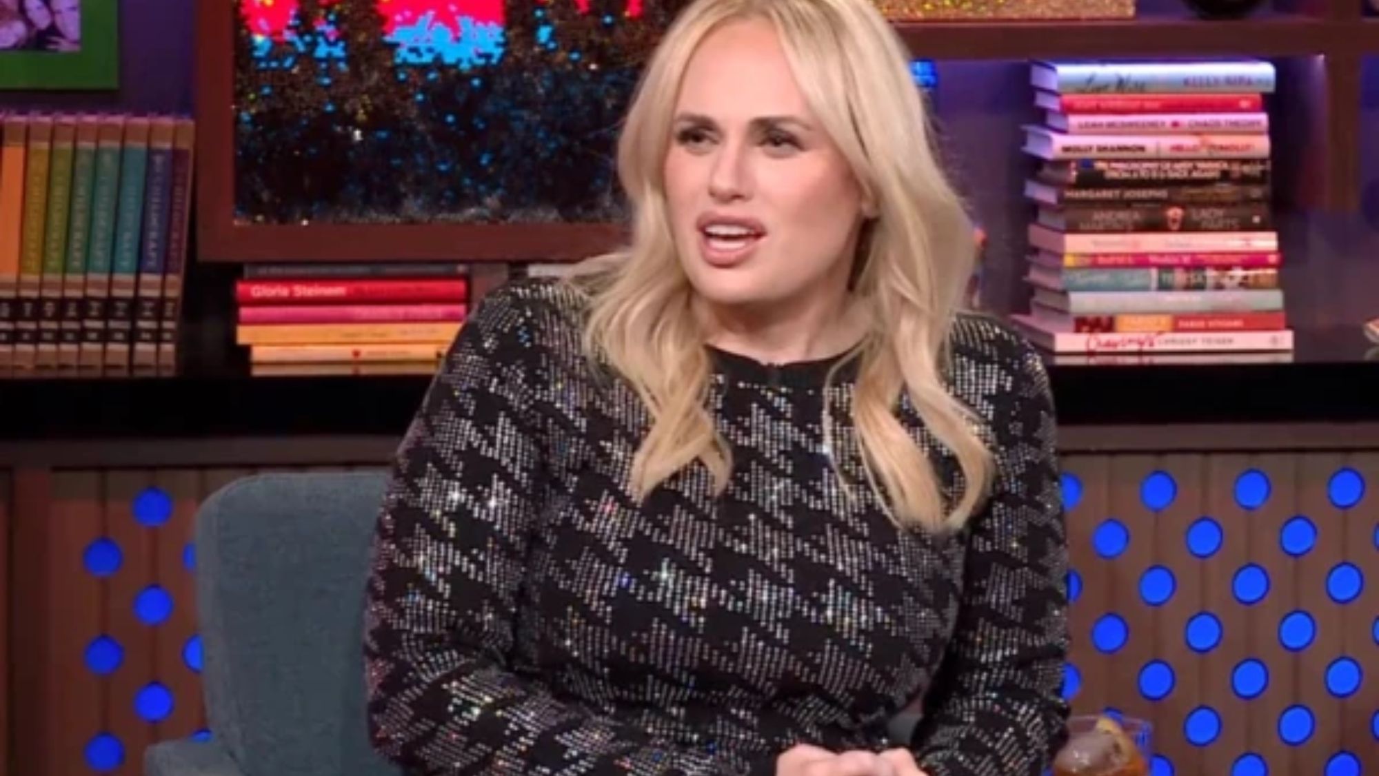 Rebel Wilson en el programa Rebel Wilson en el programa