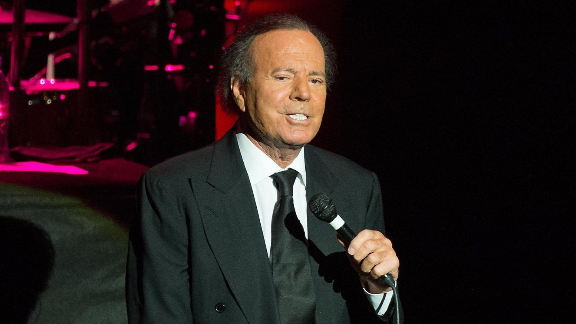 Julio Iglesias en un concierto Julio Iglesias en un concierto