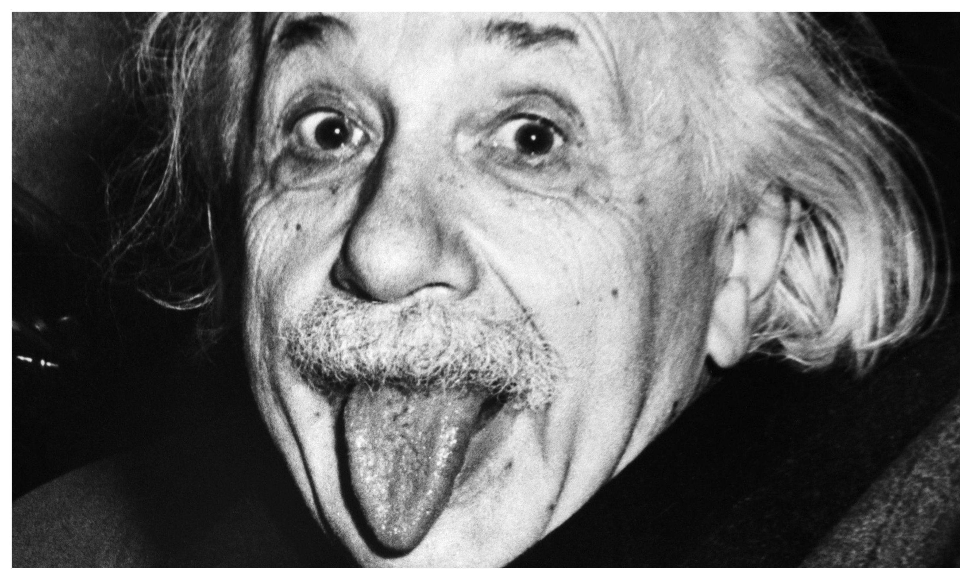 Albert Einstein con la lengua fuera