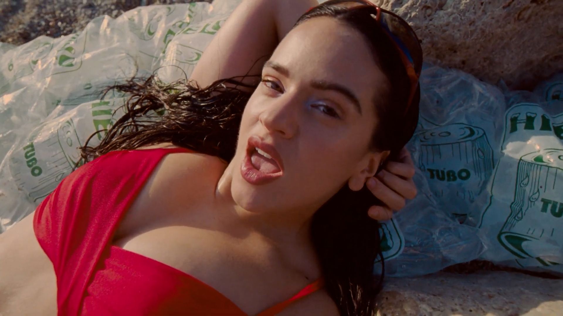Rosalía en el videoclip de Despechá Rosalía en el videoclip de Despechá