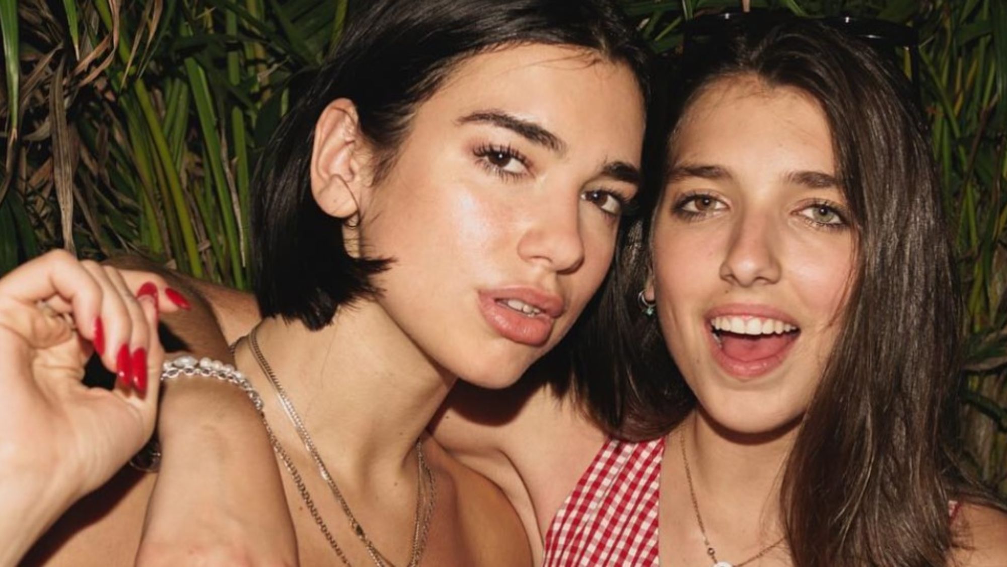 Rina, la hermana de Dua Lipa que ha ganado popularidad como modelo
