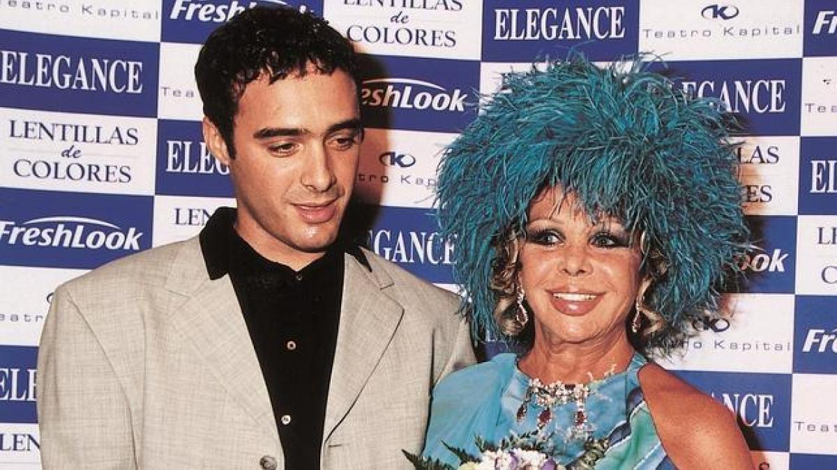 Dinio García con Marujita Díaz Dinio García con Marujita Díaz