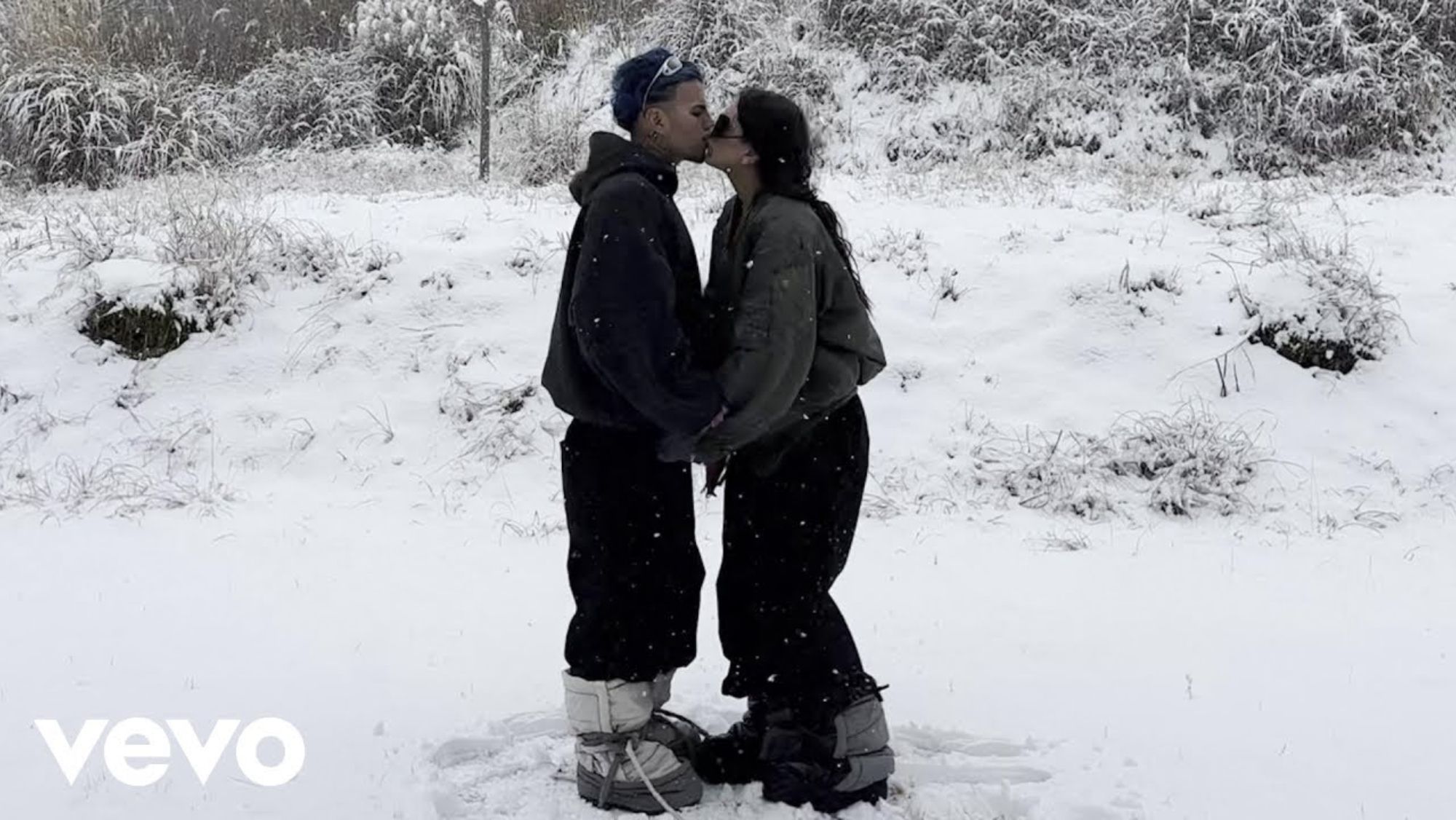 Rosalía y Rauw Alejandro El Beso