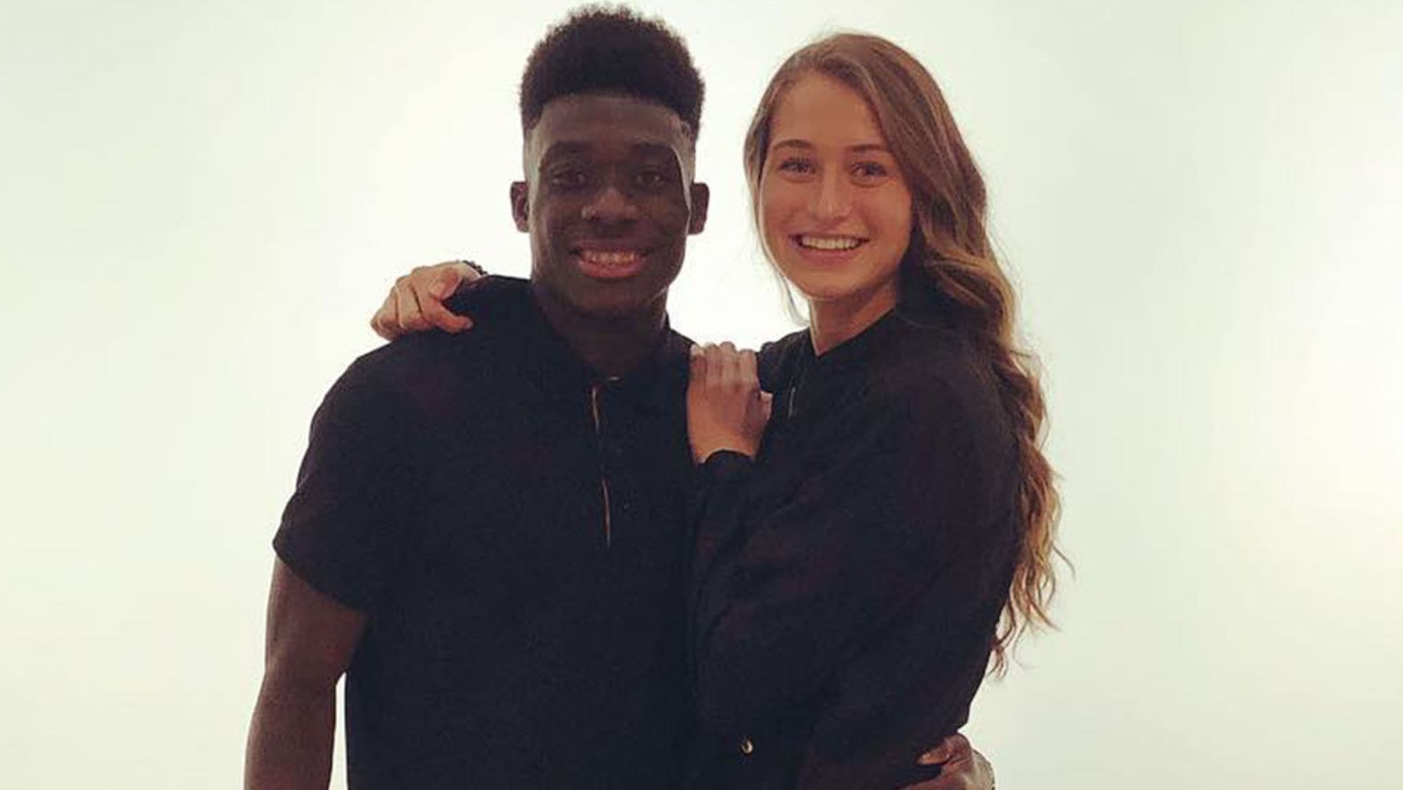 La historia de amor que tuvo Alphonso Davies: ahora pretendido por Real Madrid y Barça