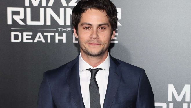 Dylan O'Brien posando ante las cámaras Dylan O'Brien posando ante las cámaras