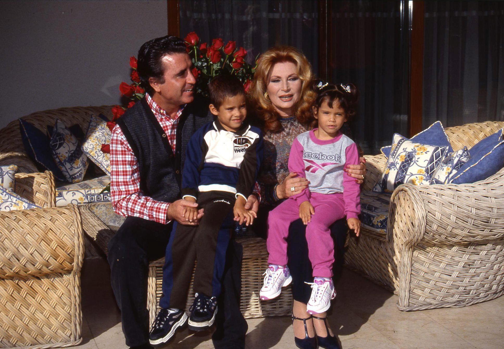 Gloria Camila y su hermano José Fernando junto a Rocío Jurado y Ortega Cano