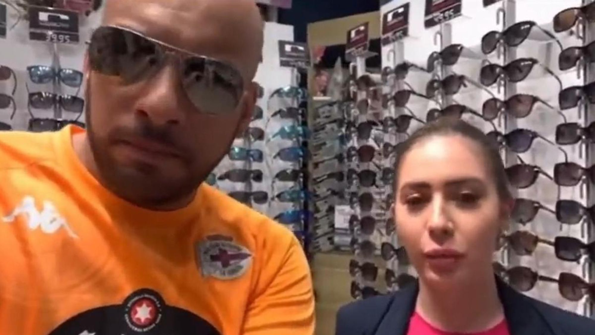 Borja Escalona en el affaire de las gafas Borja Escalona en el affaire de las gafas