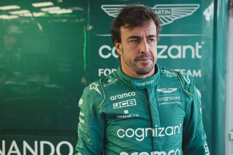 Fernando Alonso lanza una indirecta a Hamilton que puede tensar los ánimos