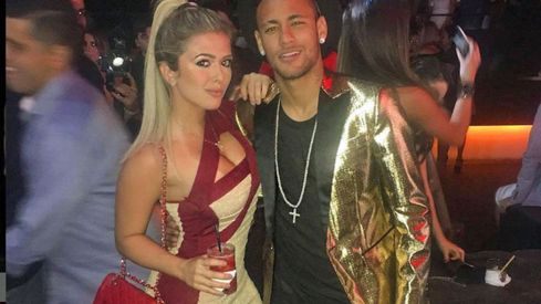 Neymar en la fiesta de su hermana