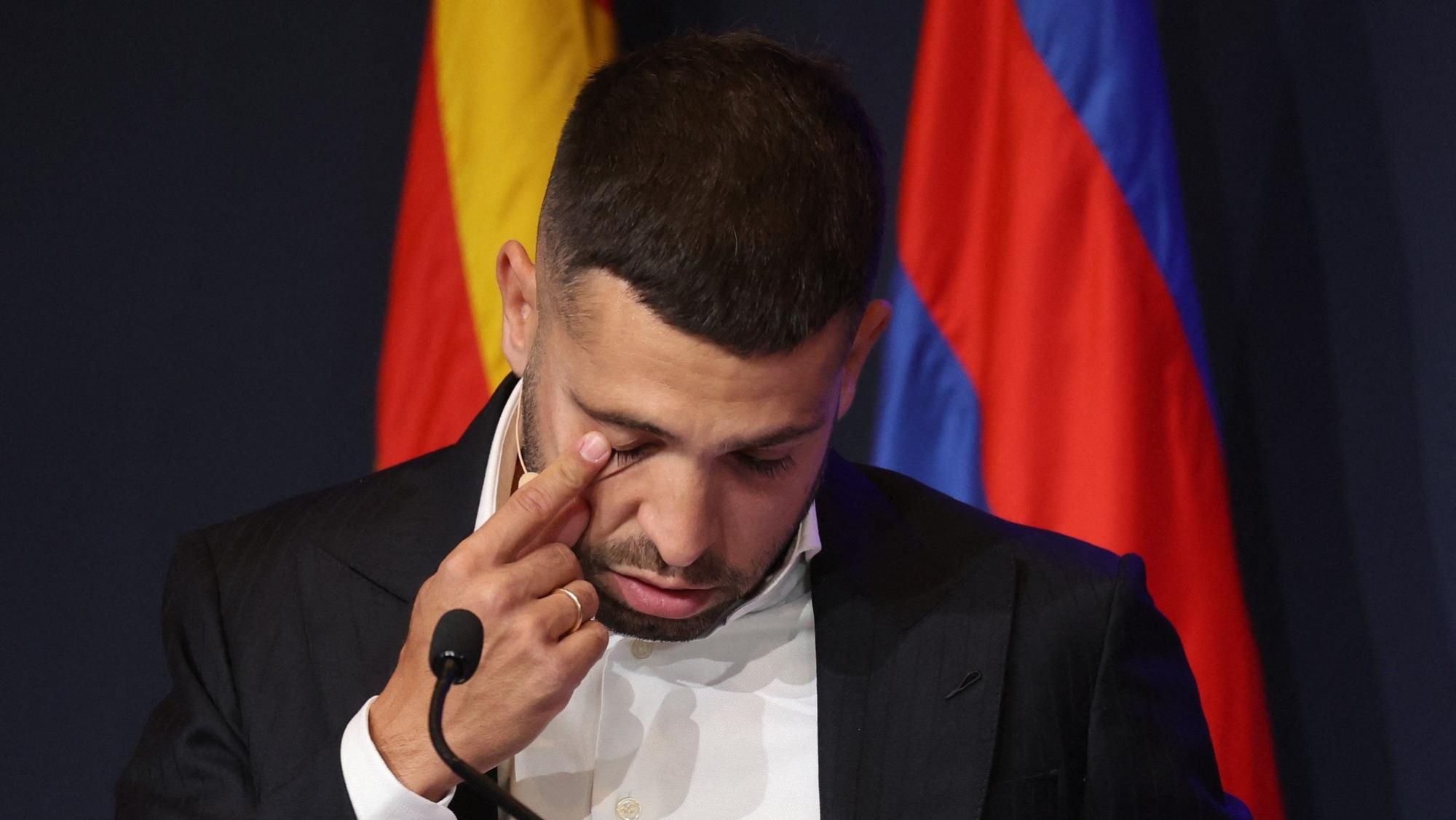 Jordi Alba emocionado en su despedida