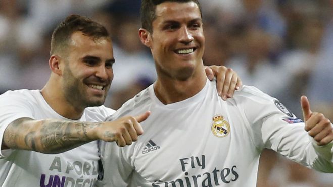 Jesé Rodríguez al lado de Cristiano Ronaldo