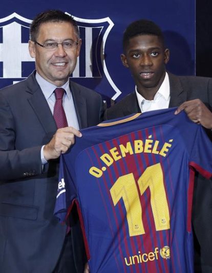 Dembélé en su fichaje por el Barça