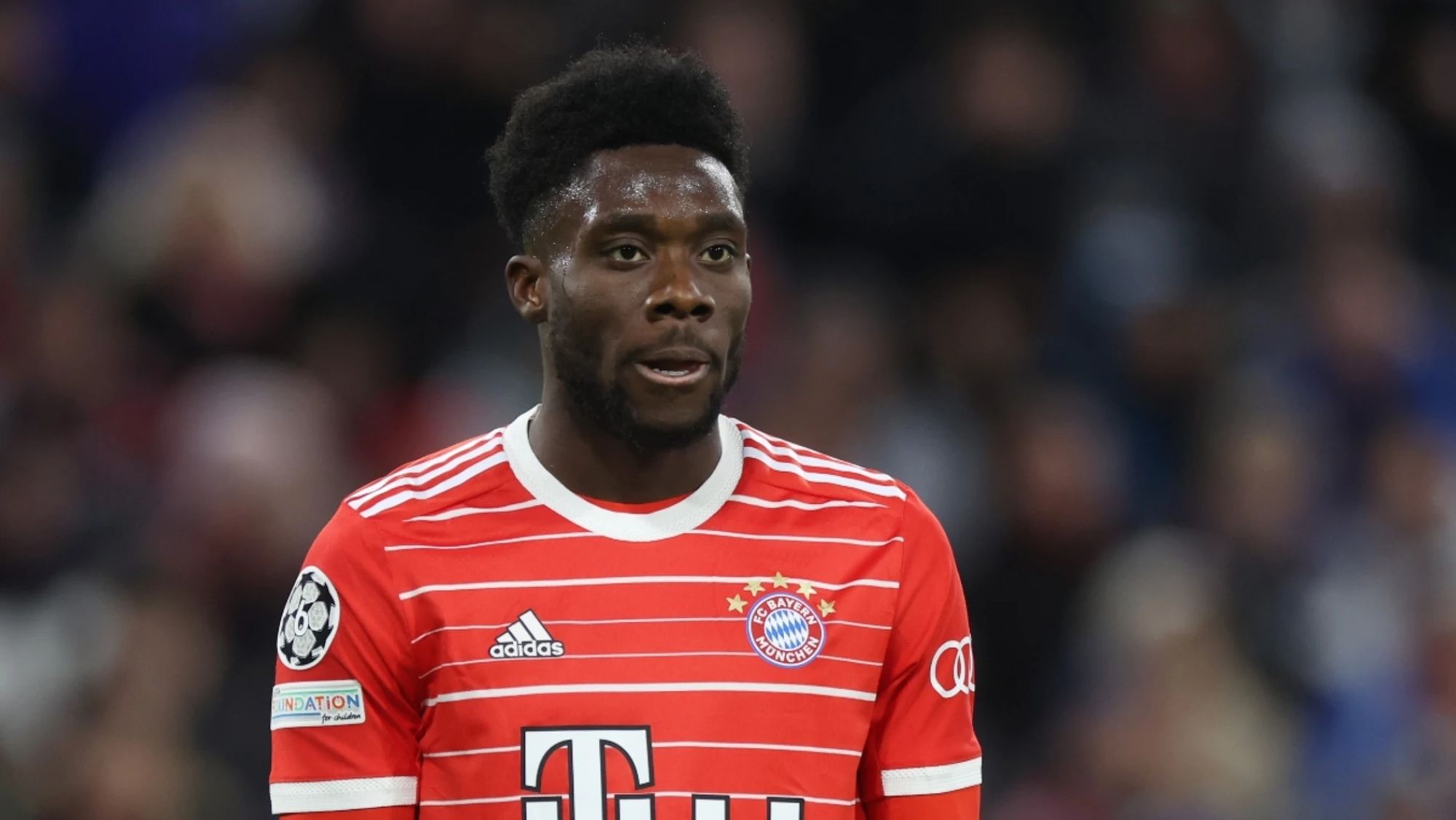 El jugador de Bayern de Munich Alphonso Davies