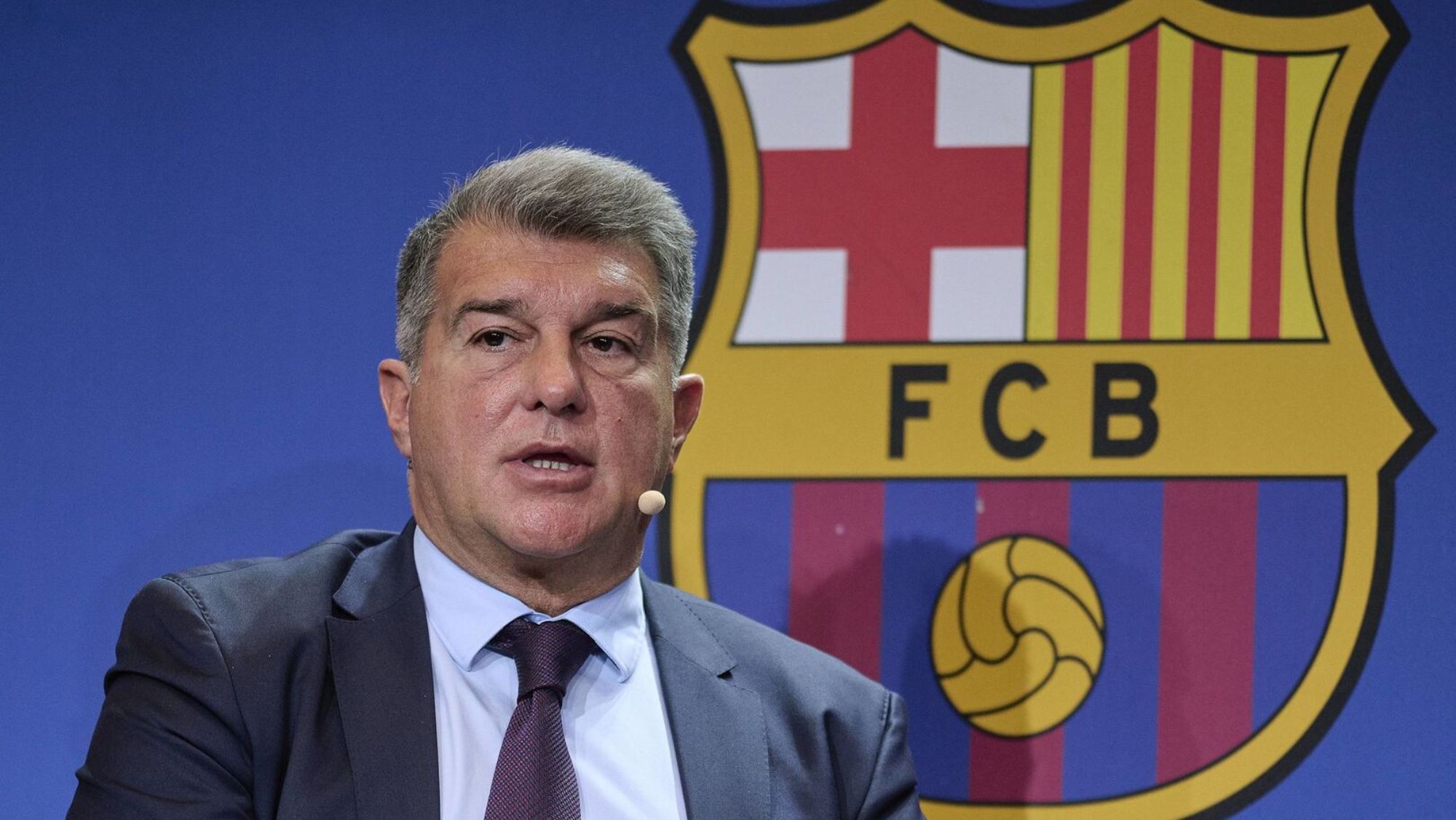 Varios jugadores del FC Barcelona están descontentos con la gestión de Joan Laporta