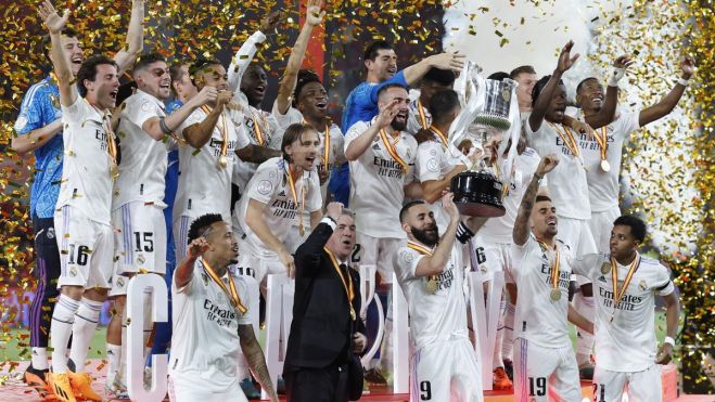 El Real Madrid celebrando la Copa del Rey El Real Madrid celebrando la Copa del Rey
