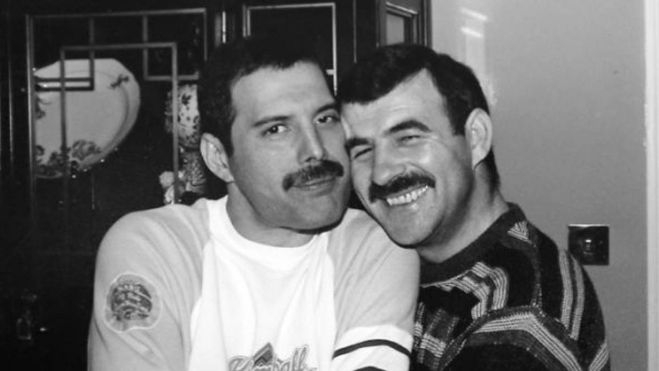 Freddie Mercury y Jim Hutton Freddie Mercury y Jim Hutton