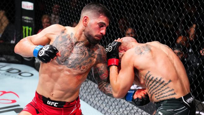 Ilia Topuria en su pelea del sábado contra Josh Emmett Ilia Topuria en su pelea del sábado contra Josh Emmett