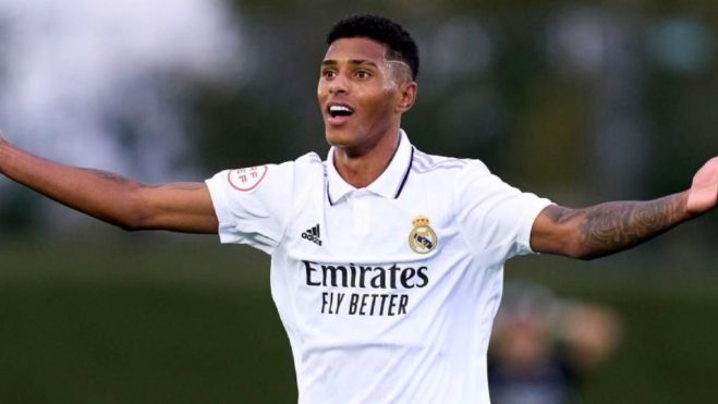 Vinicius Tobias con el Real Madrid Castilla Vinicius Tobias con el Real Madrid Castilla