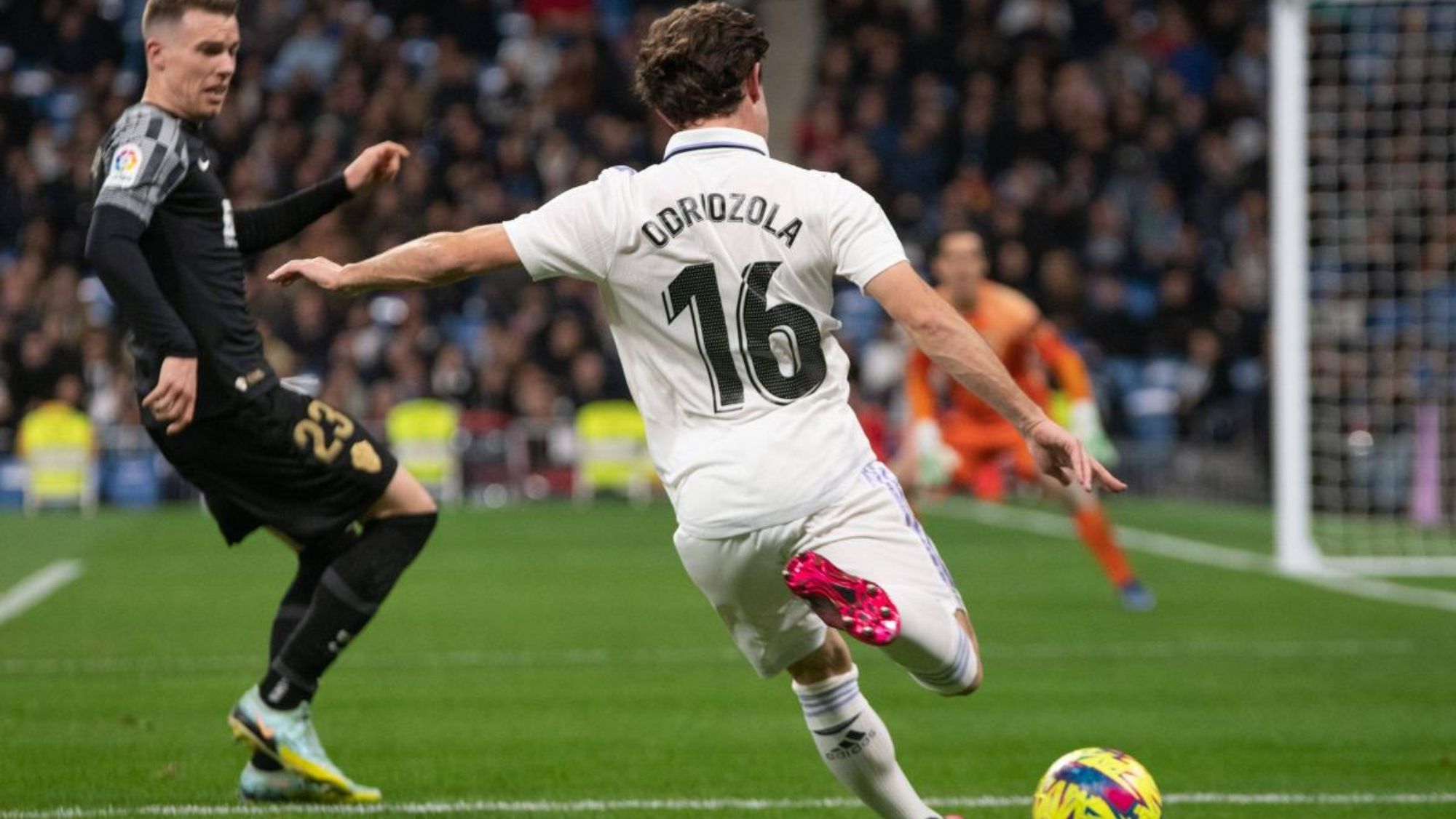 Álvaro Odriozola en una de sus escasa participaciones con el Madrid