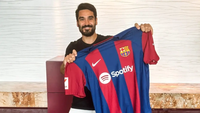 Gündogan con la camiseta del Barça Gündogan con la camiseta del Barça