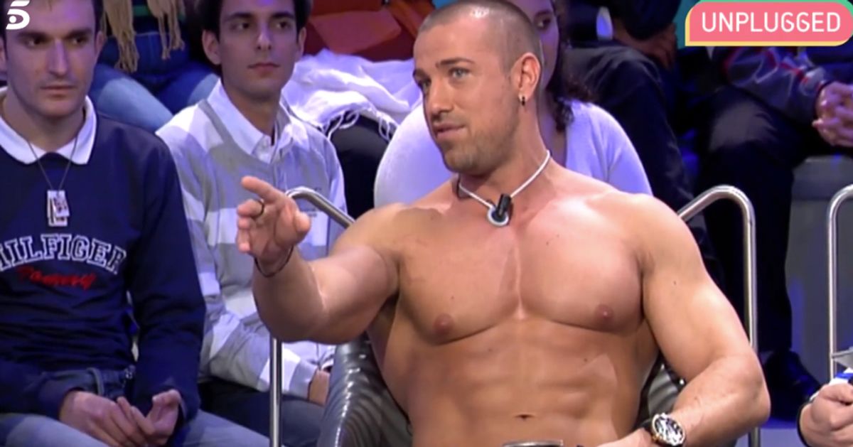 Rafa Mora sin camiseta Rafa Mora sin camiseta