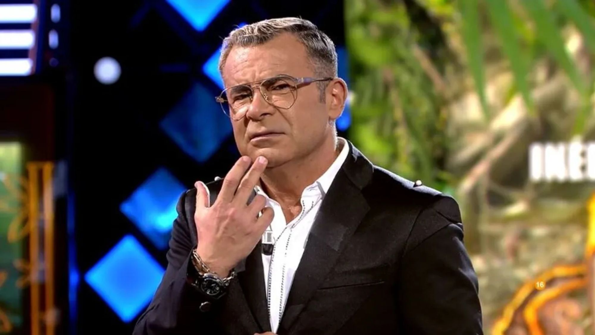 Una colaboradora VIP de Sálvame anuncia su adiós del programa entre lágrimas