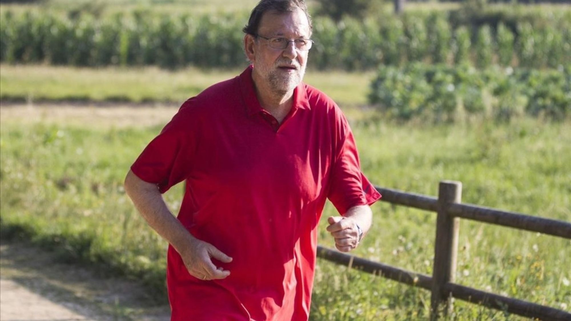 Mariano Rajoy andando como hobbie