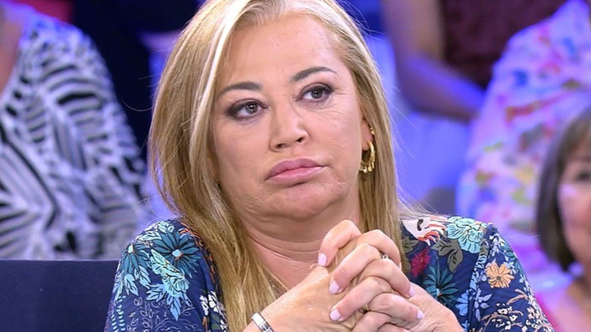 No se vio por TV: esto es lo que hacía Belén Esteban con el móvil en pleno Sálvame
