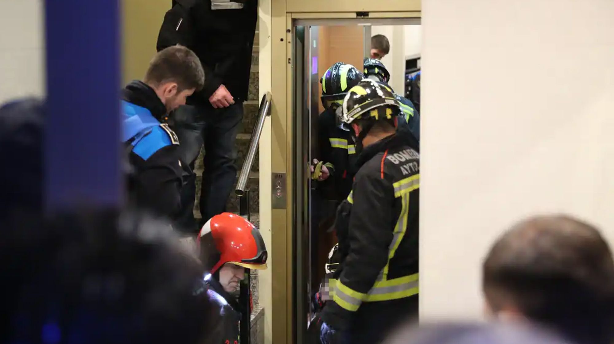 Desvelan la razón por la que se cayó cuatro pisos el ascensor de un hotel de Valencia