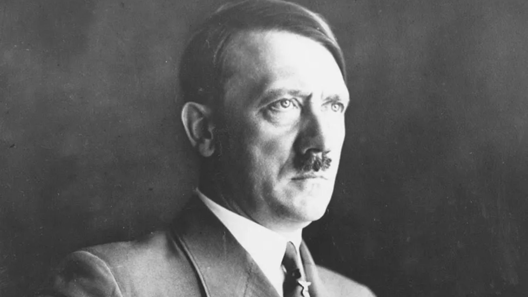 ¿Por qué se dijo que la sobrina de Hitler le orinaba encima?