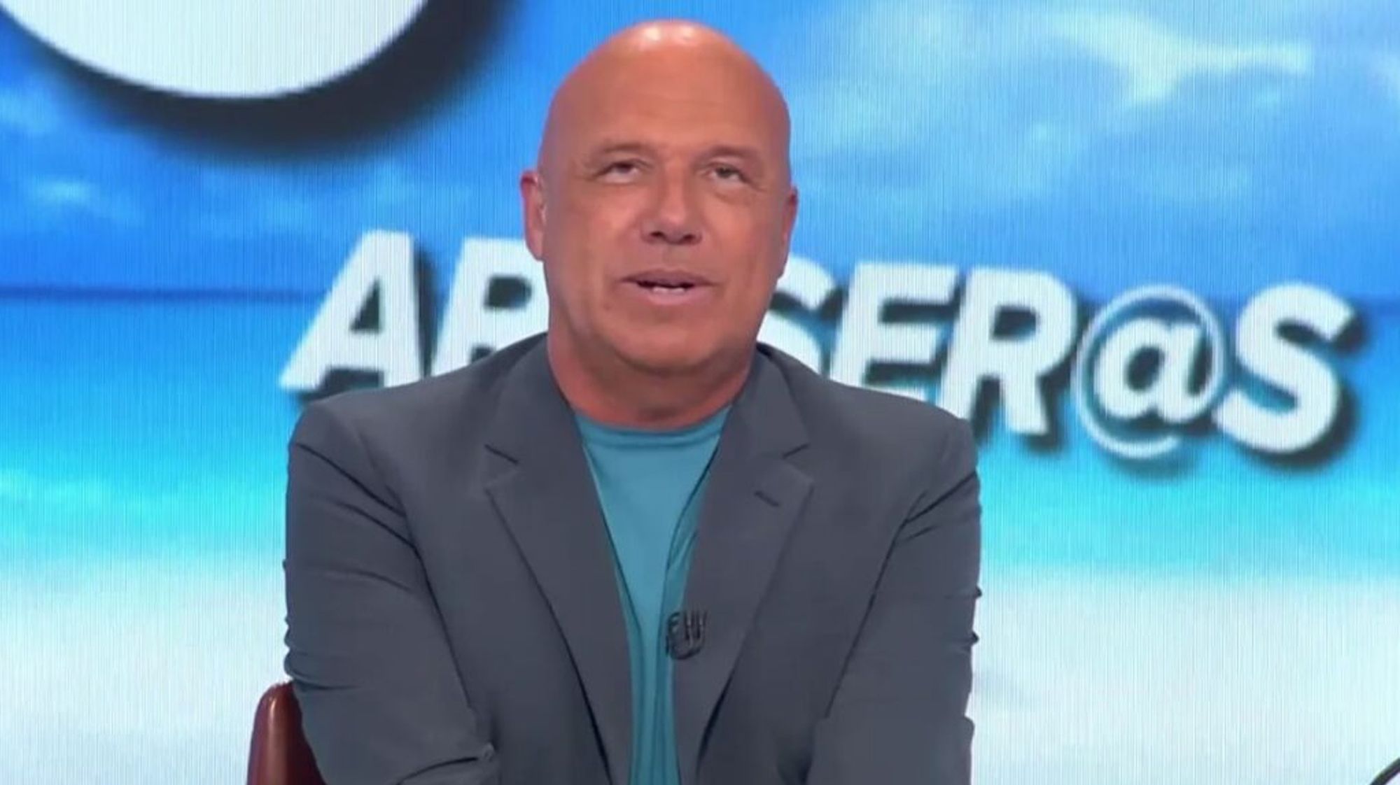 Alfonso Arús suelta un zasca de época en directo a Pedro Sánchez: “No aprendemos…”