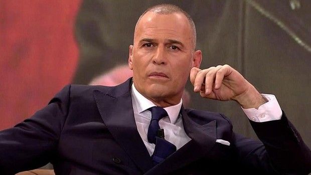 ¿Dónde vive Carlos Lozano en la actualidad?