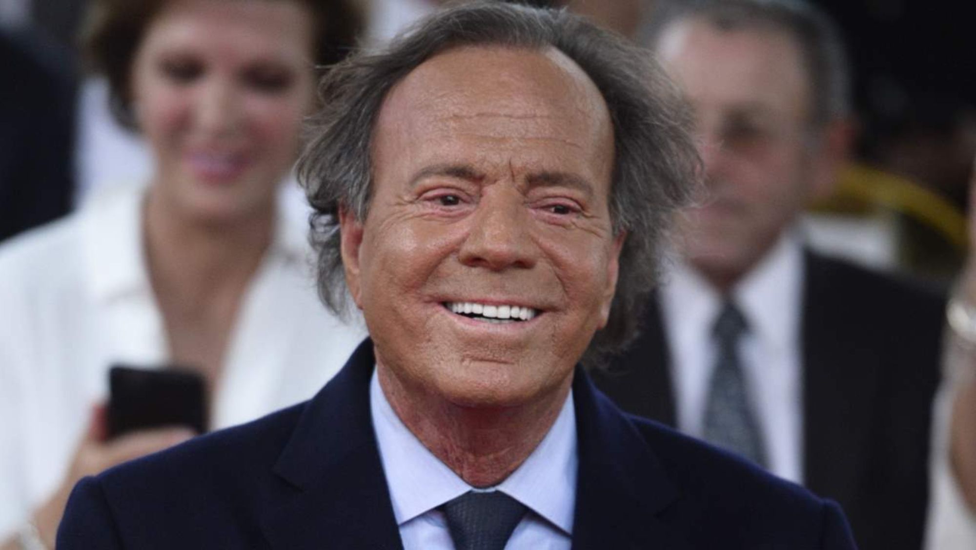 Lydia Lozano lo destapó: ¿Cómo y dónde está Julio Iglesias?