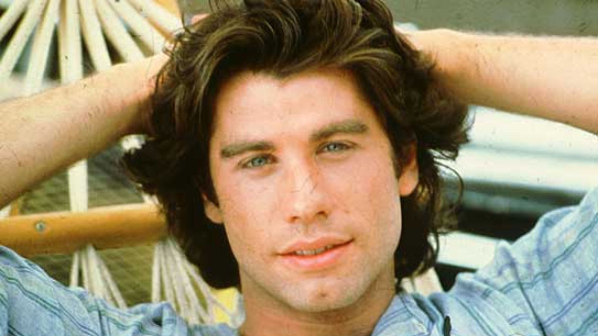 John Travolta de joven