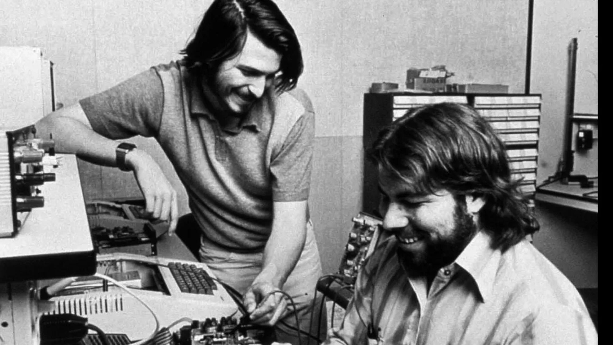 Steve Jobs y Stephen Wozniak Steve Jobs y Stephen Wozniak