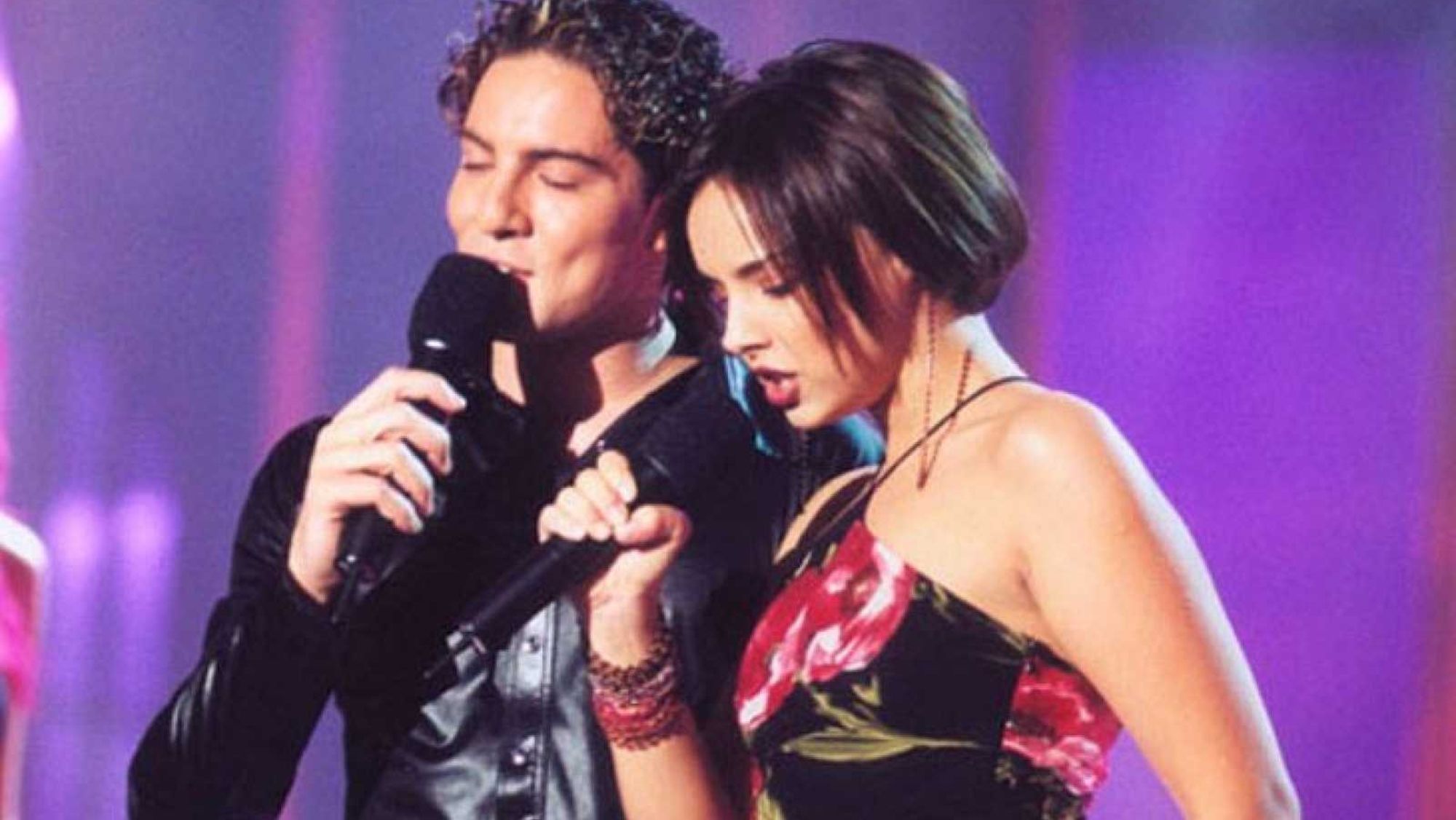 Chenoa y Bisbal cantando Escondidos Chenoa y Bisbal cantando Escondidos