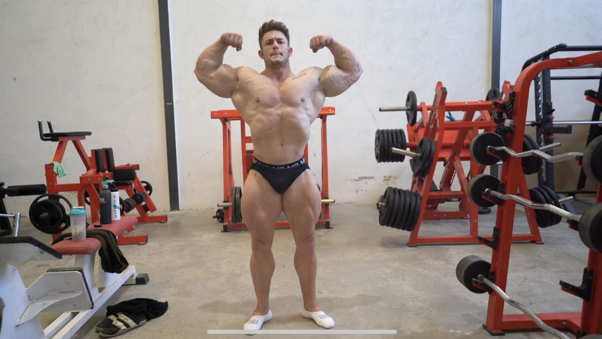 Joan Pradells enseña su cuerpo Joan Pradells enseña su cuerpo