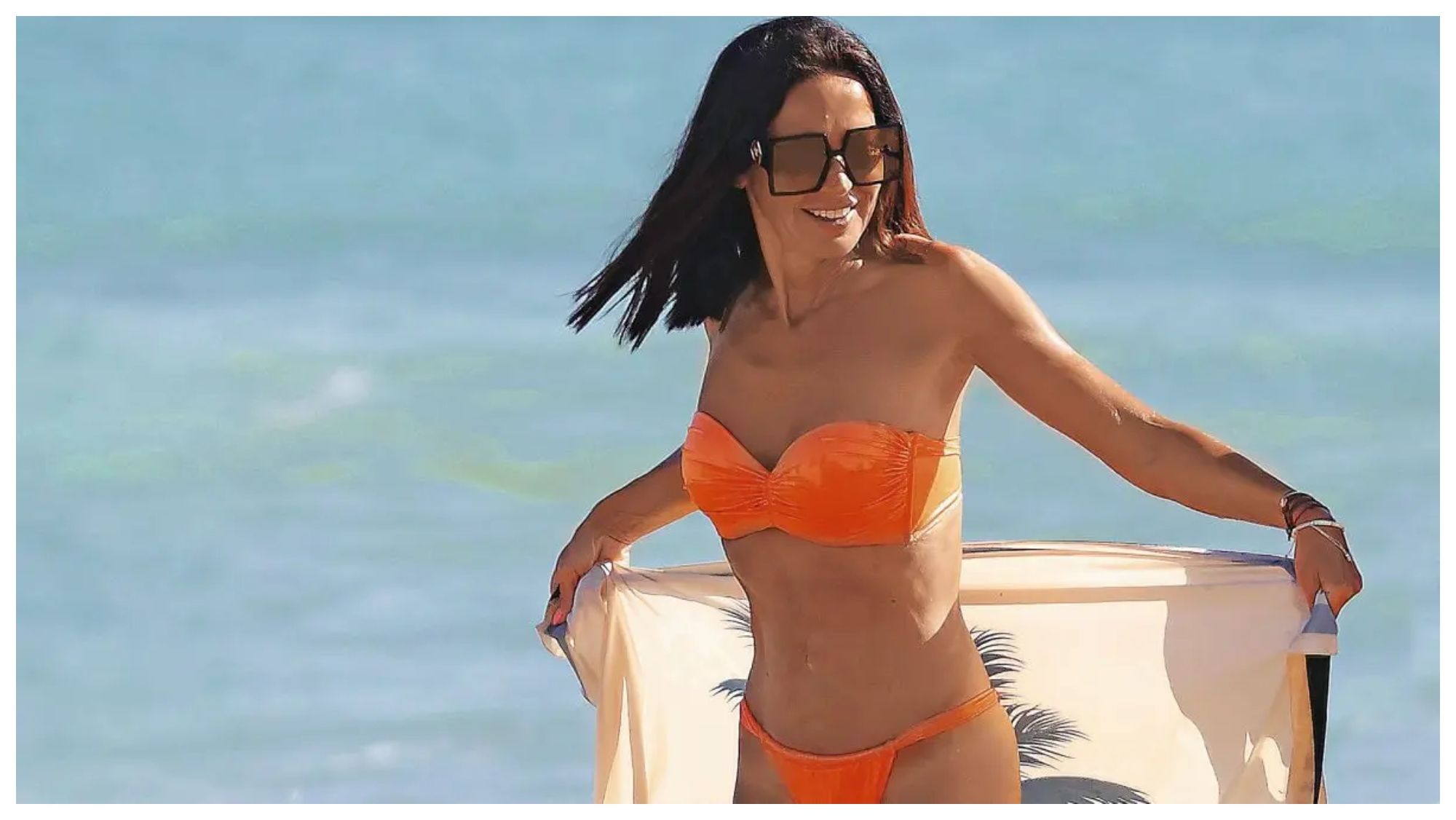 Olga Moreno en la playa