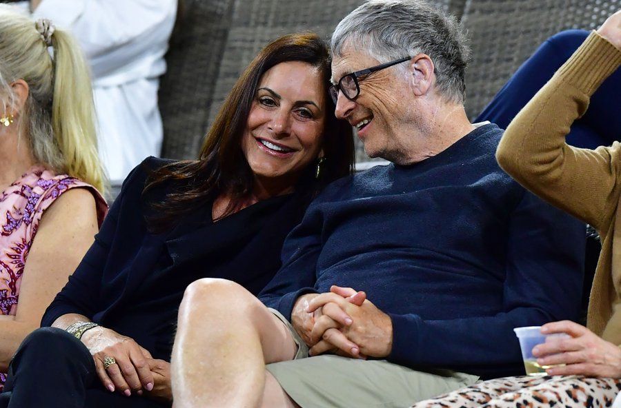 Paula Hurd y Bill Gates Paula Hurd y Bill Gates