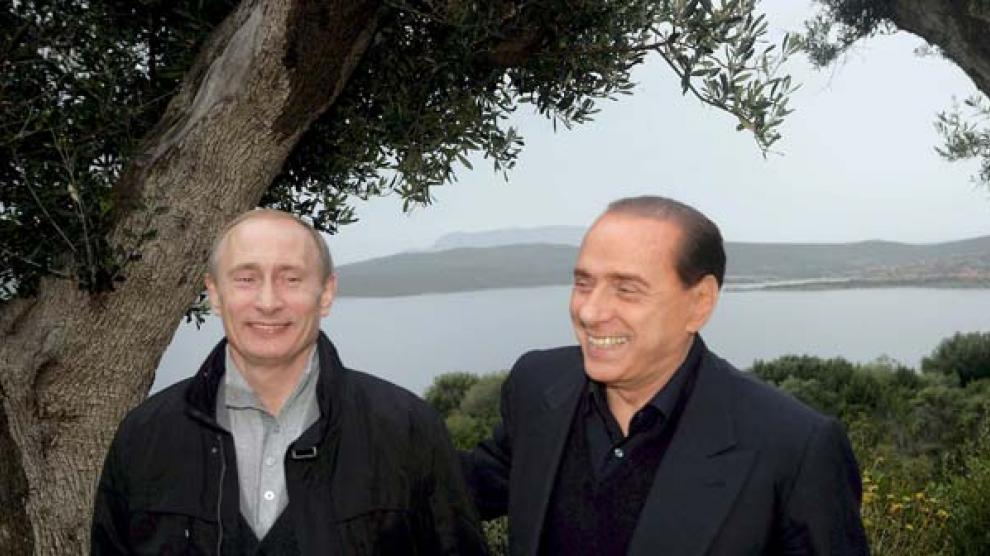 Vladimir Putin con el expresidente italiano Silvio Berlusconi